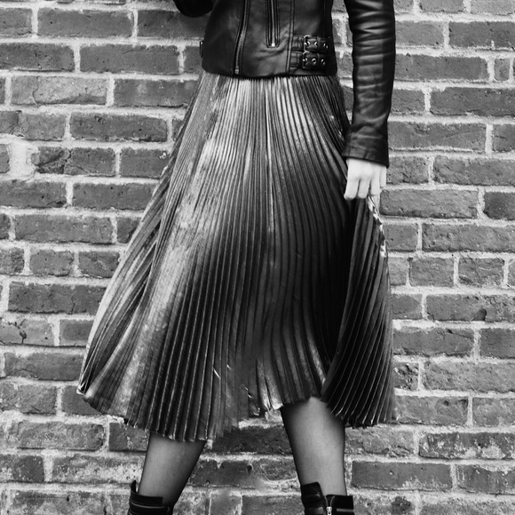 🖤Rebecca Minkoff Silver Silk Skirt 🖤size 0 - Picture 7 of 7